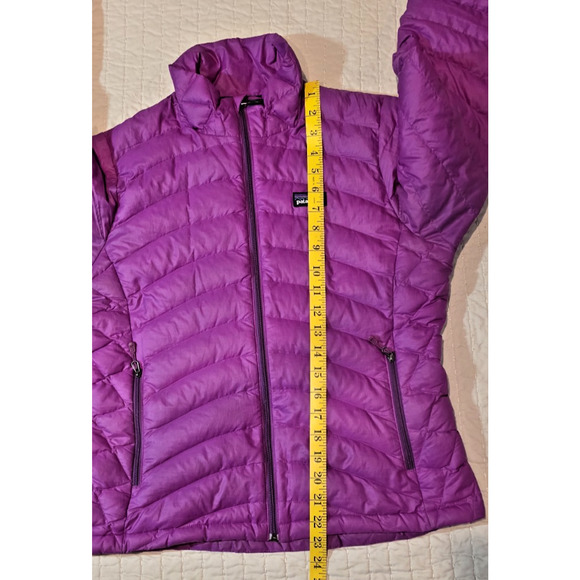 Patagonia Women’s Small Magenta Puffer Jacket Goose Down Insulated Warm Outdoor - Picture 9 of 10